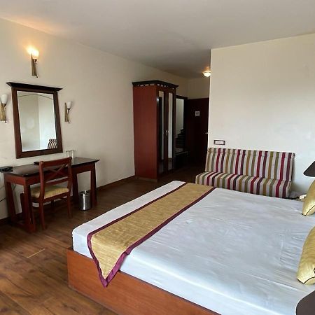 8Fold-Pinecrest By Larisa, Bhimtal Bhīm Tāl Exterior foto