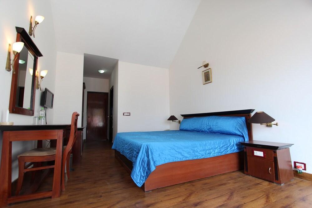 8Fold-Pinecrest By Larisa, Bhimtal Bhīm Tāl Exterior foto