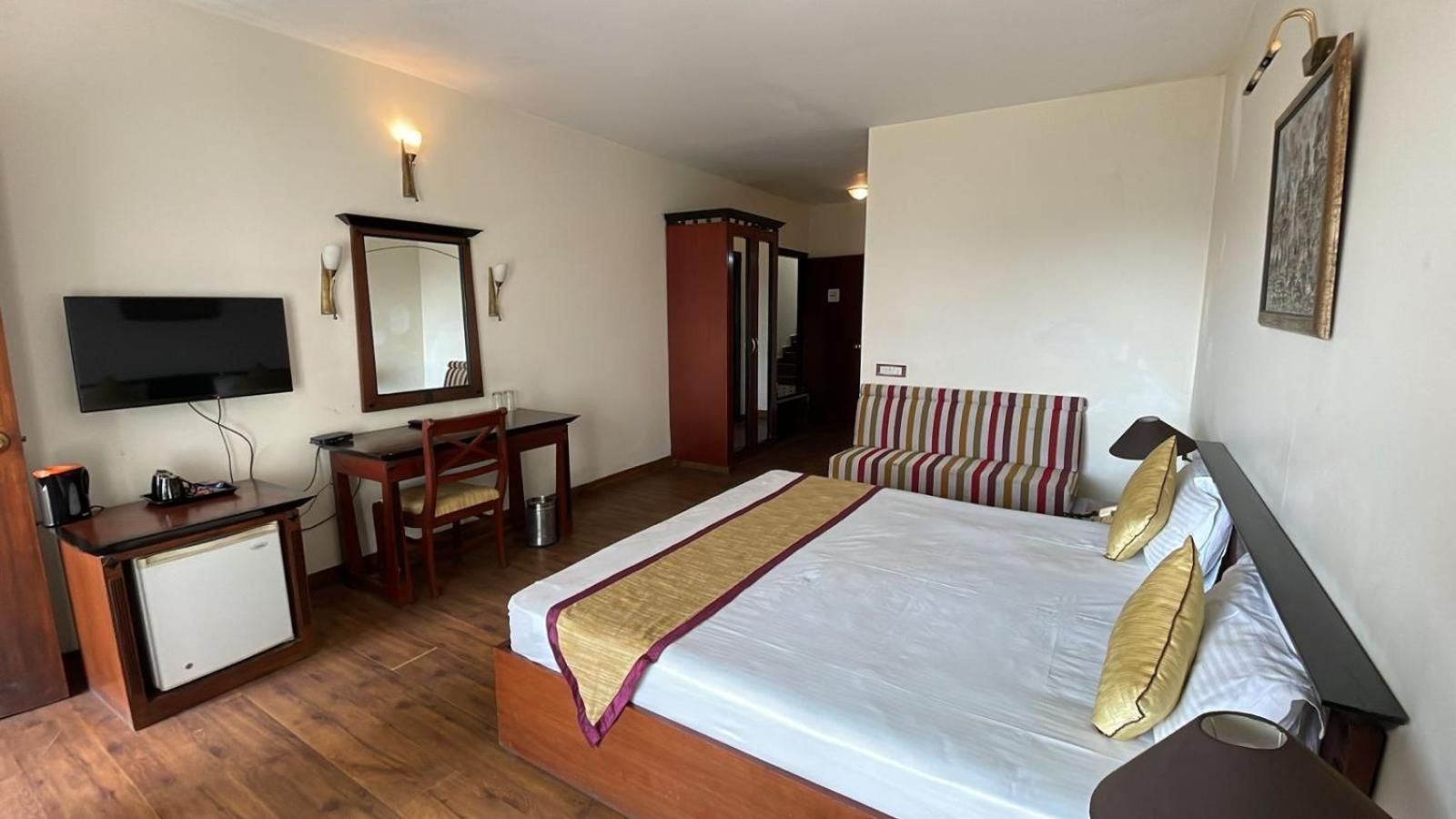 8Fold-Pinecrest By Larisa, Bhimtal Bhīm Tāl Exterior foto