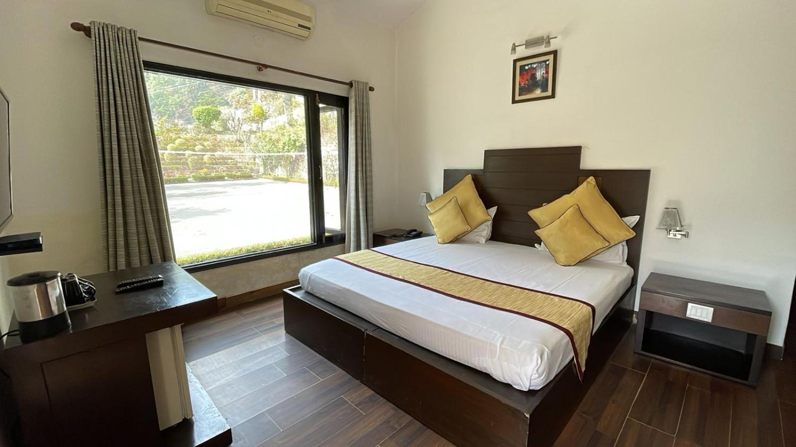 8Fold-Pinecrest By Larisa, Bhimtal Bhīm Tāl Exterior foto