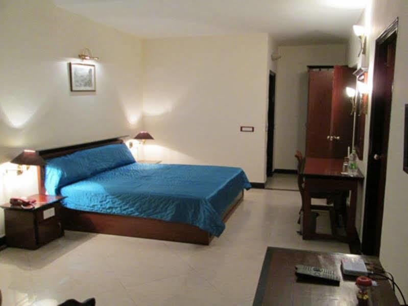 8Fold-Pinecrest By Larisa, Bhimtal Bhīm Tāl Exterior foto